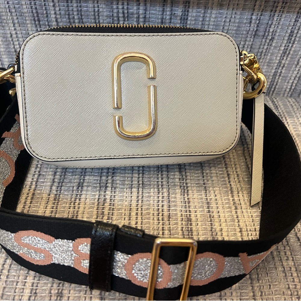 Marc Jacobs Camera Snapshot Crossbody Bag Beige Pink Double zip Gold Logo